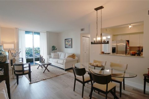 Снять в аренду квартиру в Майами, Флорида 2 спальни, 87.51м2, № 1992424 - фото 13