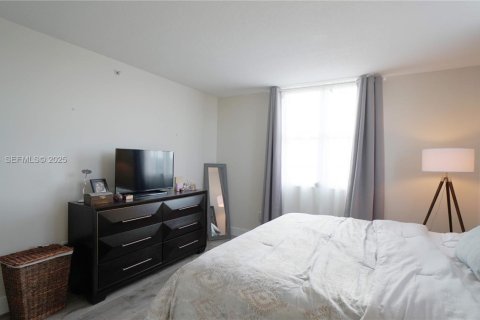 Снять в аренду квартиру в Майами, Флорида 2 спальни, 87.51м2, № 1992424 - фото 7