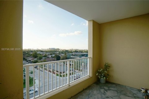 Снять в аренду квартиру в Майами, Флорида 2 спальни, 87.51м2, № 1992424 - фото 16