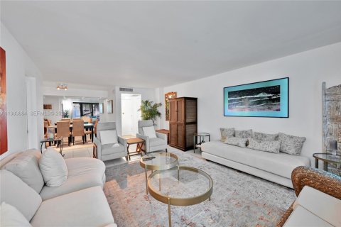 Condo in Key Biscayne, Florida, 1 bedroom  № 2053018 - photo 5