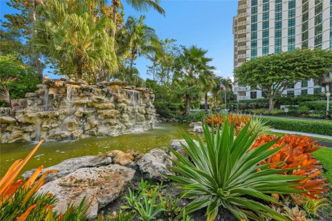 Condo in Key Biscayne, Florida, 1 bedroom  № 2053018 - photo 18