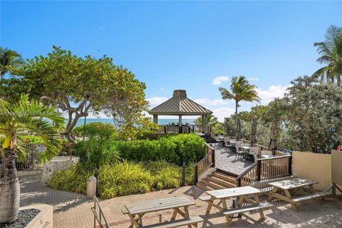 Condo in Key Biscayne, Florida, 1 bedroom  № 2053018 - photo 16