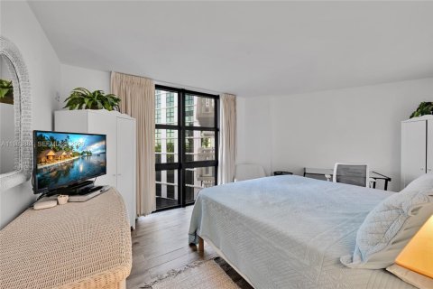 Condo in Key Biscayne, Florida, 1 bedroom  № 2053018 - photo 8