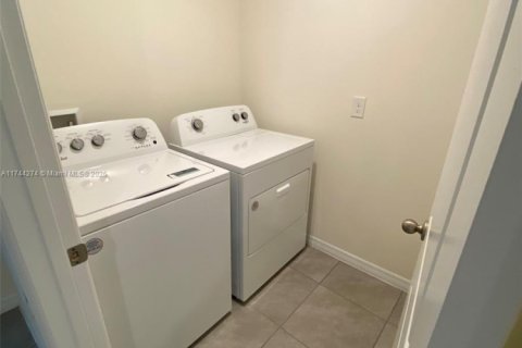House in Ocala, Florida 4 bedrooms, 169.73 sq.m. № 1710221 - photo 19