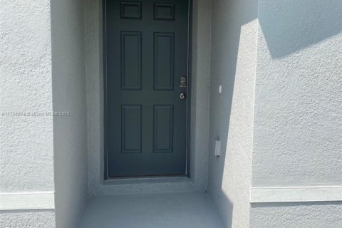 House in Ocala, Florida 4 bedrooms, 169.73 sq.m. № 1710221 - photo 3