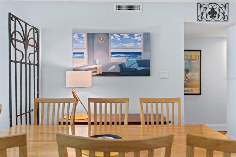 Condo in Tampa, Florida, 2 bedrooms  № 1578966 - photo 13