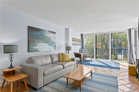 Condo in Tampa, Florida, 2 bedrooms  № 1578966 - photo 17