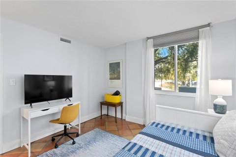 Condo in Tampa, Florida, 2 bedrooms  № 1578966 - photo 25