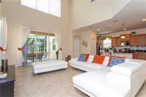 Villa ou maison à vendre à Kissimmee, Floride: 5 chambres, 280.1 m2 № 2149114 - photo 8