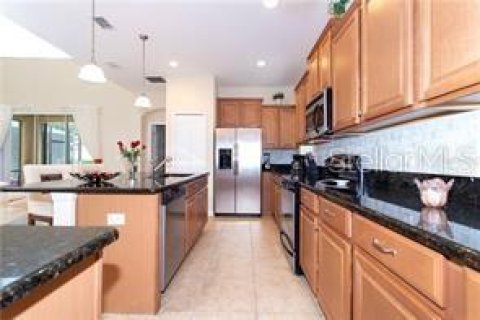 Villa ou maison à vendre à Kissimmee, Floride: 5 chambres, 280.1 m2 № 2149114 - photo 17