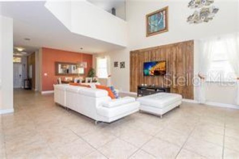 Villa ou maison à vendre à Kissimmee, Floride: 5 chambres, 280.1 m2 № 2149114 - photo 12