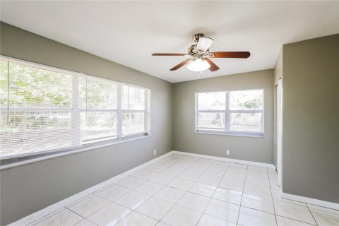 Casa en alquiler en Fort Lauderdale, Florida, 3 dormitorios, 88.07 m2 № 1891742 - foto 12