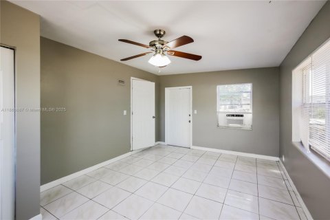 Casa en alquiler en Fort Lauderdale, Florida, 3 dormitorios, 88.07 m2 № 1891742 - foto 13
