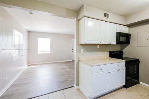 Casa en alquiler en Fort Lauderdale, Florida, 3 dormitorios, 88.07 m2 № 1891742 - foto 7