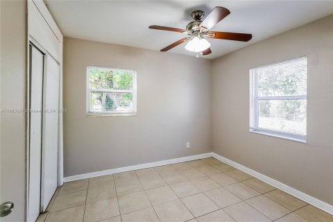 Casa en alquiler en Fort Lauderdale, Florida, 3 dormitorios, 88.07 m2 № 1891742 - foto 9