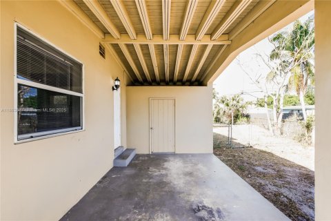 Casa en alquiler en Fort Lauderdale, Florida, 3 dormitorios, 88.07 m2 № 1891742 - foto 15