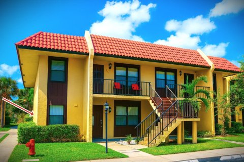 Condo in West Palm Beach, Florida, 2 bedrooms № 2241895