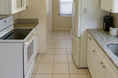 Condo in West Palm Beach, Florida, 2 bedrooms  № 2241895 - photo 10