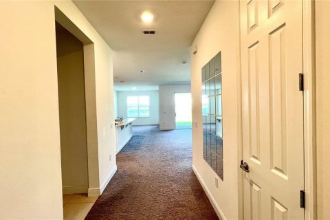 House in Kissimmee, Florida 4 bedrooms, 197.14 sq.m. № 881779 - photo 5