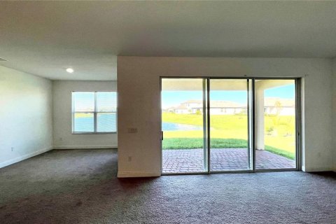 House in Kissimmee, Florida 4 bedrooms, 197.14 sq.m. № 881779 - photo 19