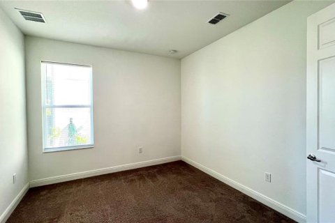 House in Kissimmee, Florida 4 bedrooms, 197.14 sq.m. № 881779 - photo 17