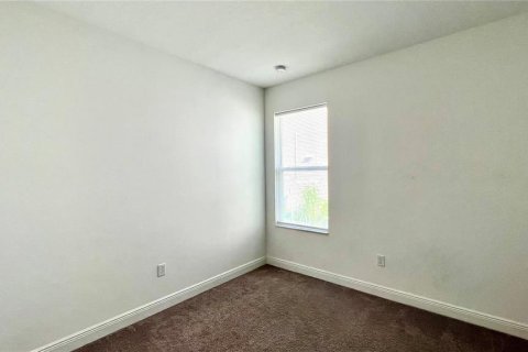 House in Kissimmee, Florida 4 bedrooms, 197.14 sq.m. № 881779 - photo 3