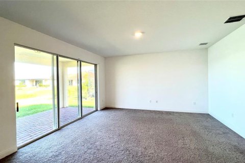 House in Kissimmee, Florida 4 bedrooms, 197.14 sq.m. № 881779 - photo 15