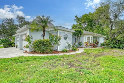 Casa en venta en Sarasota, Florida, 2 dormitorios, 128.95 m2 № 2121079 - foto 3