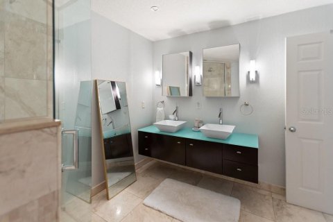 Townhouse in Tampa, Florida 2 bedrooms, 160.16 sq.m. № 2094670 - photo 28