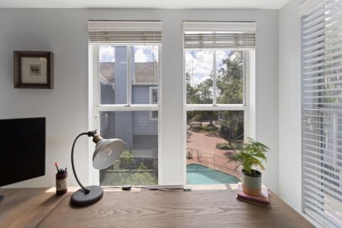 Townhouse in Tampa, Florida 2 bedrooms, 160.16 sq.m. № 2094670 - photo 23