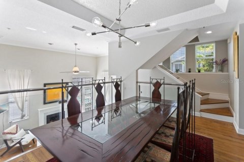 Townhouse in Tampa, Florida 2 bedrooms, 160.16 sq.m. № 2094670 - photo 17