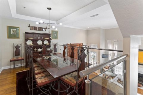 Townhouse in Tampa, Florida 2 bedrooms, 160.16 sq.m. № 2094670 - photo 4