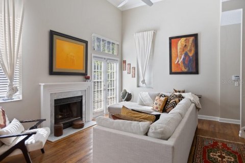 Townhouse in Tampa, Florida 2 bedrooms, 160.16 sq.m. № 2094670 - photo 13