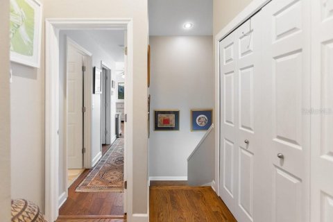 Townhouse in Tampa, Florida 2 bedrooms, 160.16 sq.m. № 2094670 - photo 30