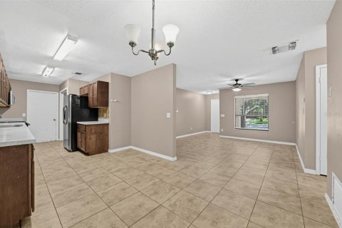 Villa ou maison à vendre à Casselberry, Floride: 4 chambres, 171.03 m2 № 2308748 - photo 11