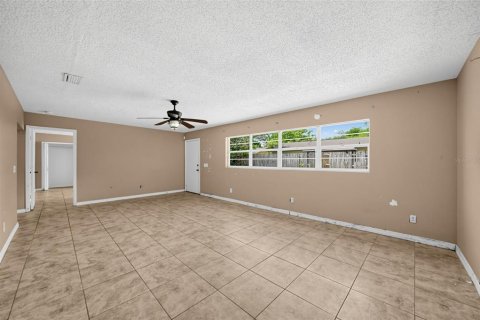 Villa ou maison à vendre à Casselberry, Floride: 4 chambres, 171.03 m2 № 2308748 - photo 10