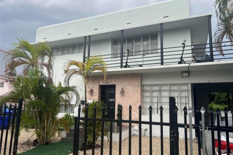 Снять в аренду виллу или дом в Майами, Флорида 4 спальни, 139.35м2, № 1990171 - фото 1