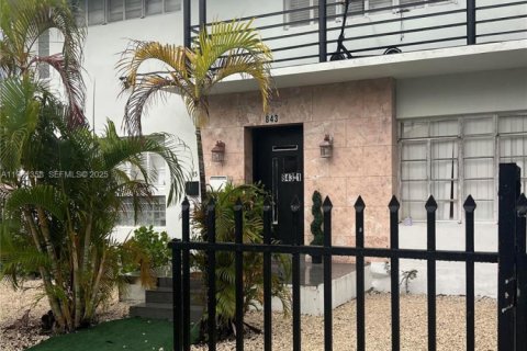 Снять в аренду виллу или дом в Майами, Флорида 4 спальни, 139.35м2, № 1990171 - фото 16