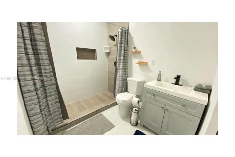 Снять в аренду виллу или дом в Майами, Флорида 4 спальни, 139.35м2, № 1990171 - фото 11