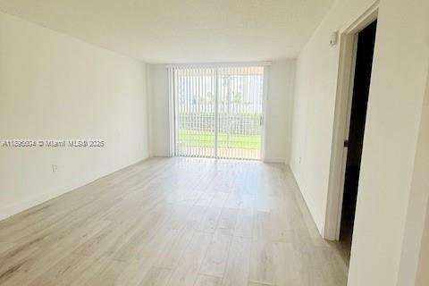 Copropriété à vendre à Miami, Floride: 1 chambre, 69.12 m2 № 1950223 - photo 2
