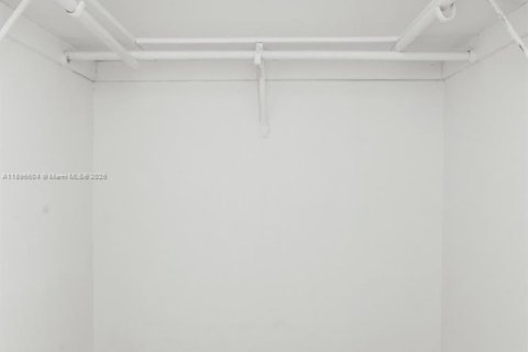 Condominio en venta en Miami, Florida, 1 dormitorio, 69.12 m2 № 1950223 - foto 9