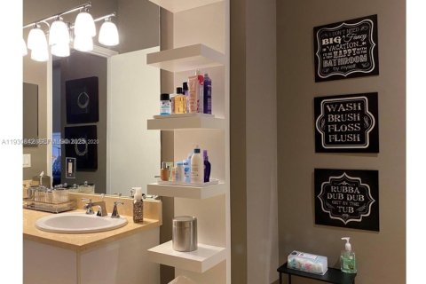 Copropriété à louer à Aventura, Floride: 2 chambres, 116.78 m2 № 1989698 - photo 27