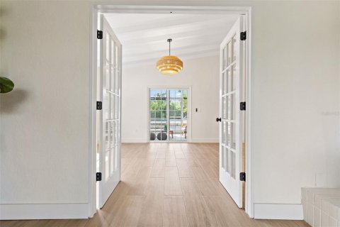 Villa ou maison à vendre à Saint Petersburg, Floride: 4 chambres, 254.46 m2 № 1865815 - photo 13