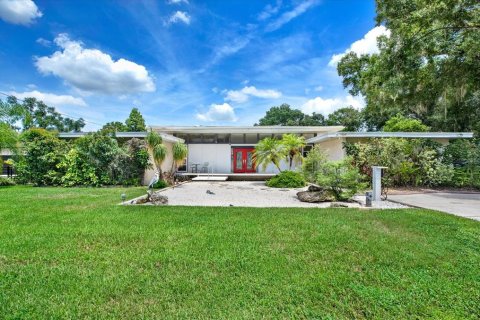 House in Tampa, Florida 3 bedrooms, 186.92 sq.m. № 2306098