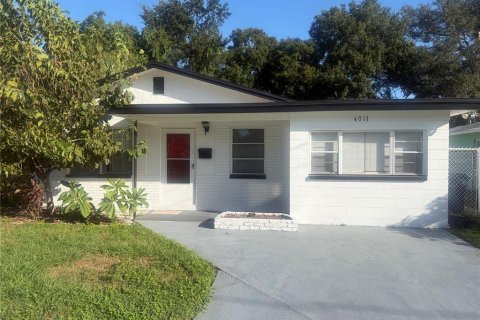 Villa ou maison à louer à Tampa, Floride: 3 chambres, 107.95 m2 № 2423635 - photo 2