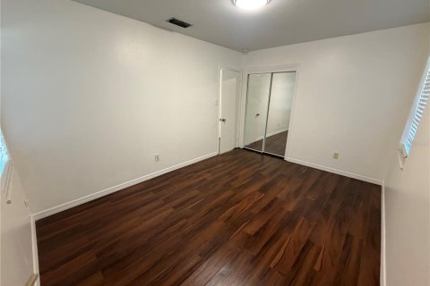 Villa ou maison à louer à Tampa, Floride: 3 chambres, 107.95 m2 № 2423635 - photo 11