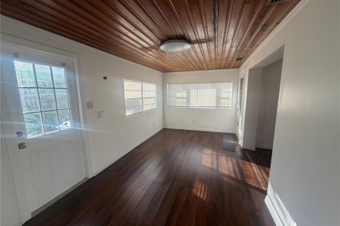 Villa ou maison à louer à Tampa, Floride: 3 chambres, 107.95 m2 № 2423635 - photo 3