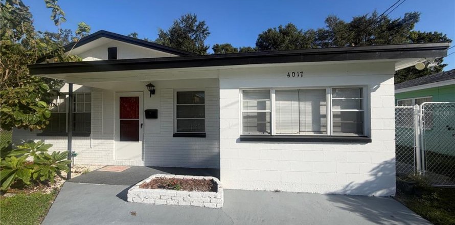 Villa ou maison à Tampa, Floride 3 chambres, 107.95 m2 № 2423635