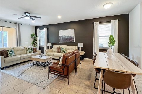 Villa ou maison à vendre à Kissimmee, Floride: 6 chambres, 291.9 m2 № 2130339 - photo 11
