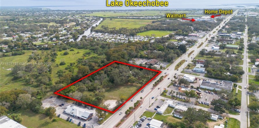 Propiedad comercial en Okeechobee, Florida № 1797623